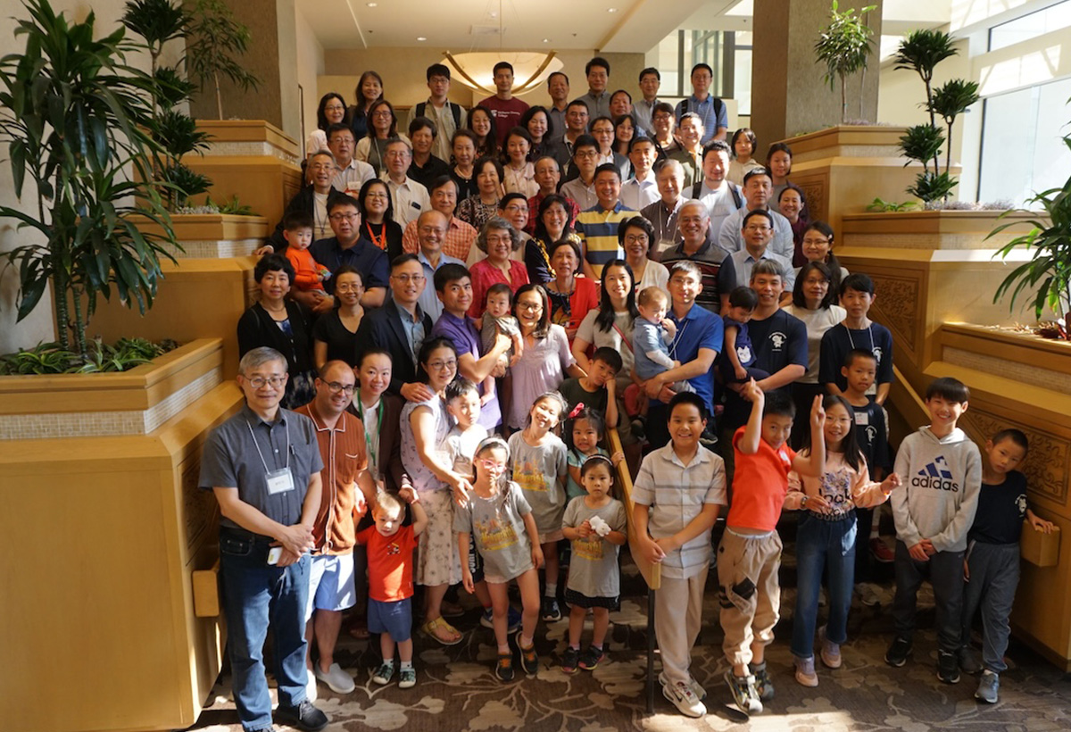 三十春秋顯主恩，四海家人聚南加